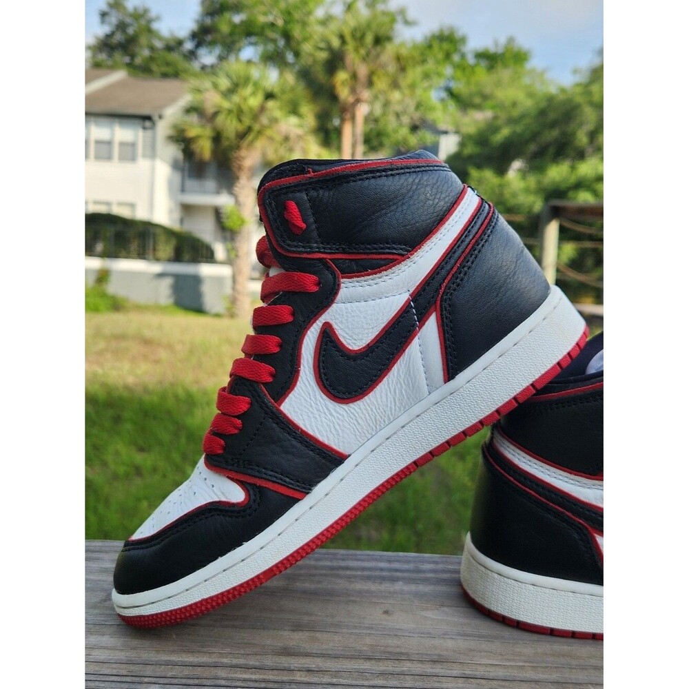 Nike Air Jordan 1 Retro 'Bloodline' Big Kids Size 4.5 Youth Black Red Sneackers - Picture 5 of 15